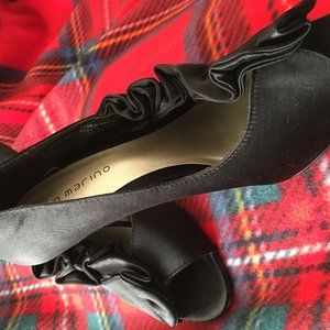 Peep toe pumps